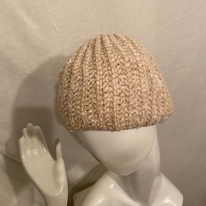Ladies Knit pull on cable stitch fuzzy hat